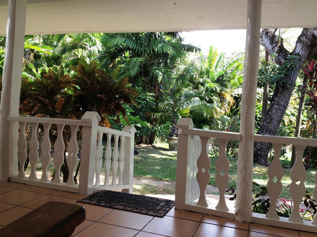 Beau Vallon Bungalows Екстериор снимка