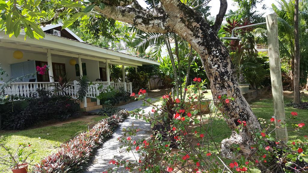 Beau Vallon Bungalows Екстериор снимка