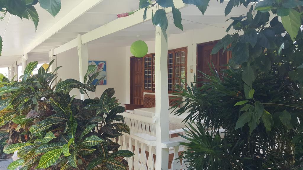 Beau Vallon Bungalows Екстериор снимка