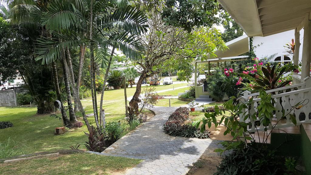 Beau Vallon Bungalows Екстериор снимка
