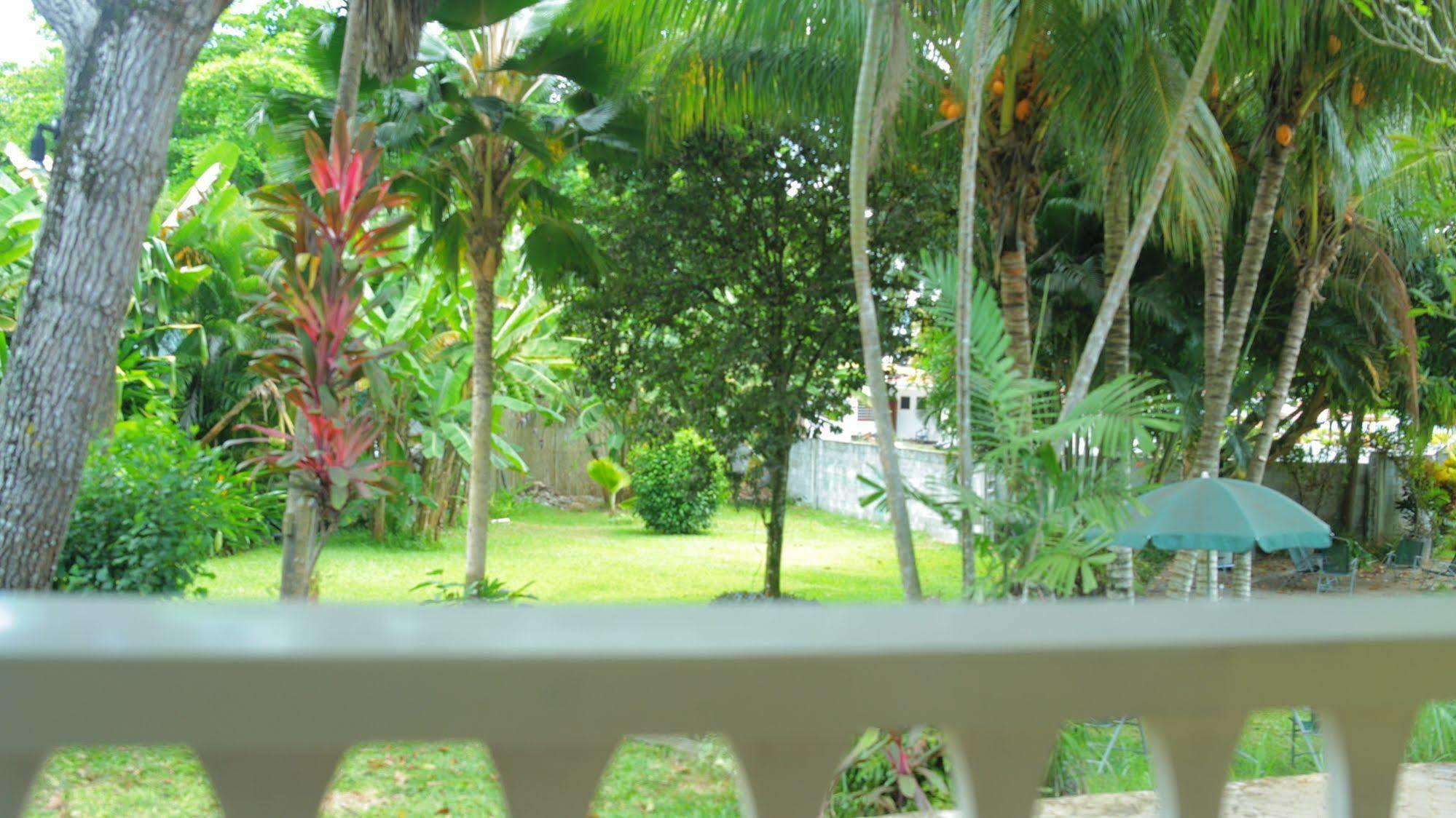 Beau Vallon Bungalows Екстериор снимка